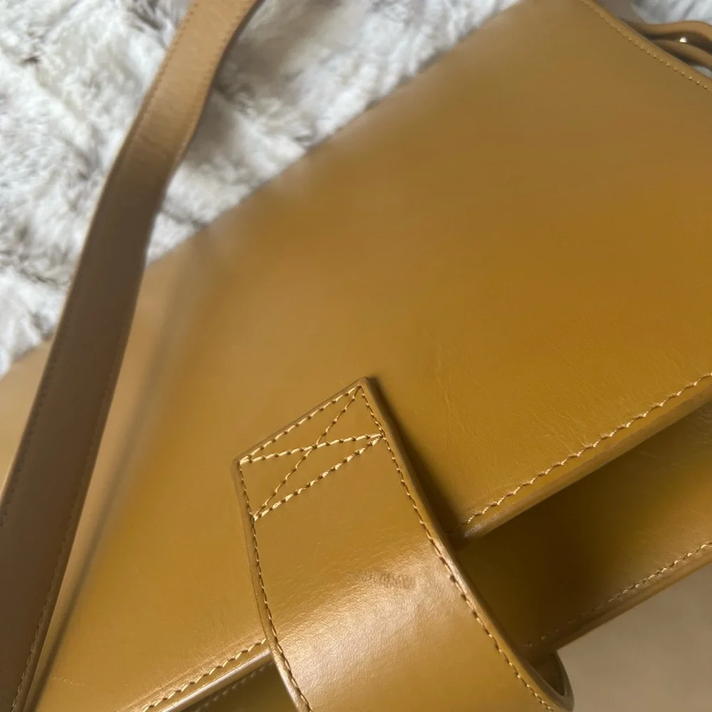 A.P.C. Albane bag in mustard yellow - Picture 7 of 9